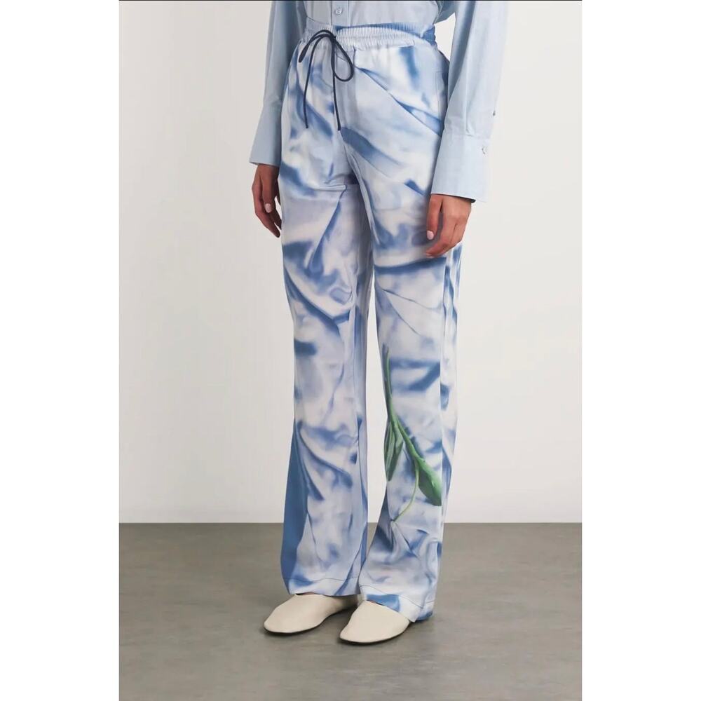 Victoria Beckham Silk Pleated Pyjama Trousers in Satin Flowers Ice Blue 8 - Picture 2 of 8